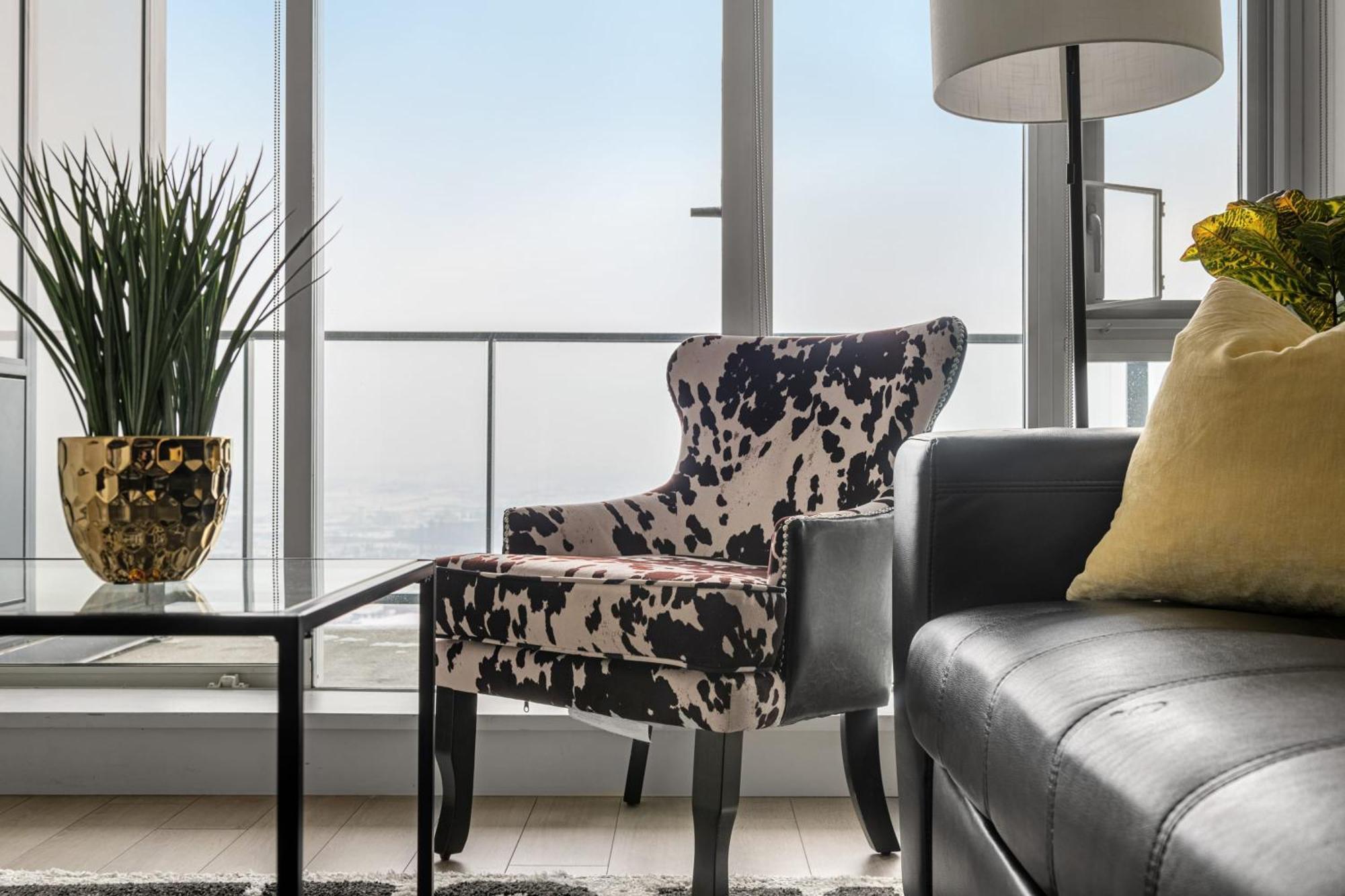 Stunning 34Th Floor Views, Prime Downtown Location - Near Stampede, Casino, Bars! Free Banff Pass, Parking, Wine! Villa YYC Exterior foto